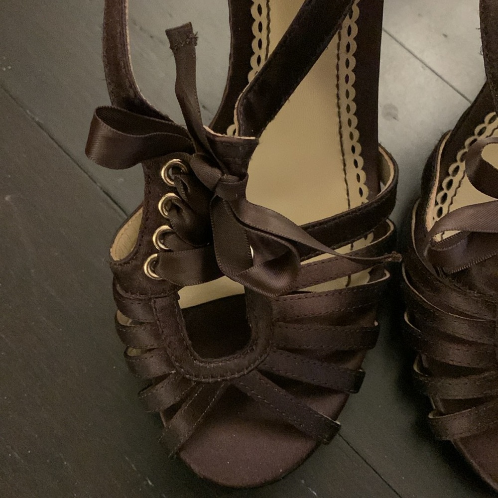 Brown satin heels size 9 - Picture 3 of 5